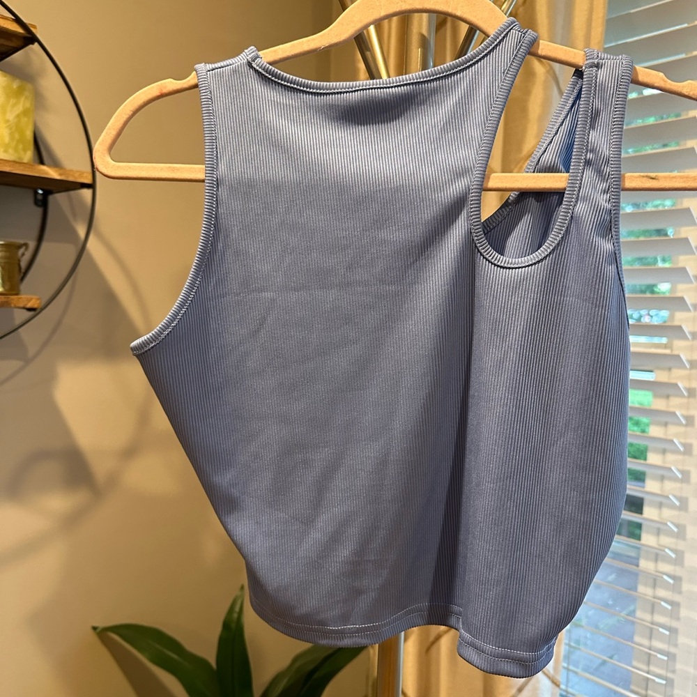 Solid Cut Out Shoulder Ribbed Tank Crop Top - Picture 2 of 2